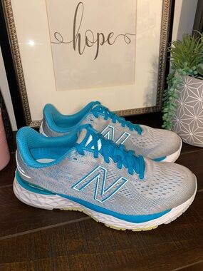 New Balance 880v11 Fresh Foam Athletic Shoes Size 9 Light Cyclone/ Virtual Sky